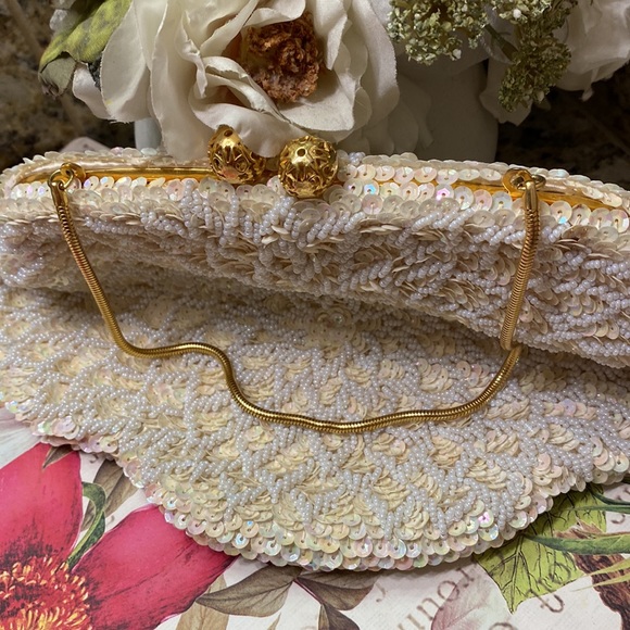 Vintage made in Hong Kong cream handmade sequin for wedding/evening/prom purse - Picture 5 of 10